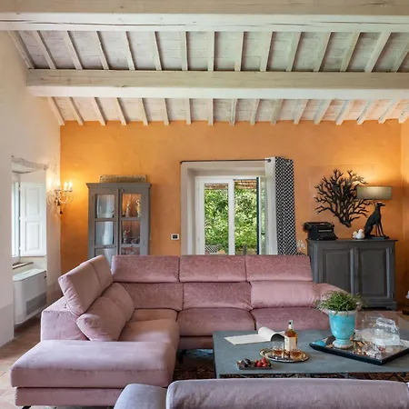 Bed & Breakfast Villavetrichina 2*